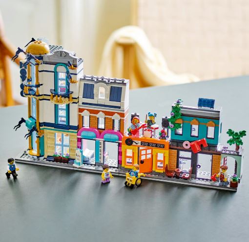 LEGO CREATOR 31141 3 IN 1 MAIN STREET on Sale